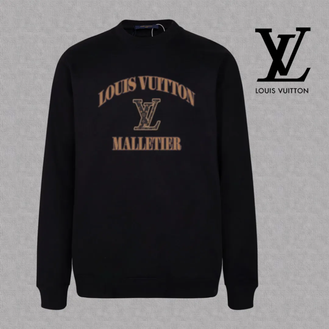 🅿️250 hot style on the shelves🔥❗ 💫〖Louis Vuitton LV〗 Fashionable round neck sweatshirt, casually matched with various styles, it is perfectly handsome😎The whole dress is made of double waistcoats, which makes the whole dress more three-dimensional. Not ordinary factories can do such fine work. The 2025 spring style counters are on sale, exquisite round neck terry sweatshirt, high-end double-strand pure cotton Customized drawstring ribs are dyed in the same vat and are complete with three standards. The chest craftsmanship adopts a simple and elegant pattern on the chest, which is easy to control for any age group! Fit and comfortable! Customized thickened 440g terry sweatshirt fabric, soft and comfortable to the touch, with a three-dimensional shape! 🙌🏻 It’s also very breathable, so it’s a versatile style that can be worn with any outfit! ✔Color: Black White Apricot Size: S M L XL 2XL
